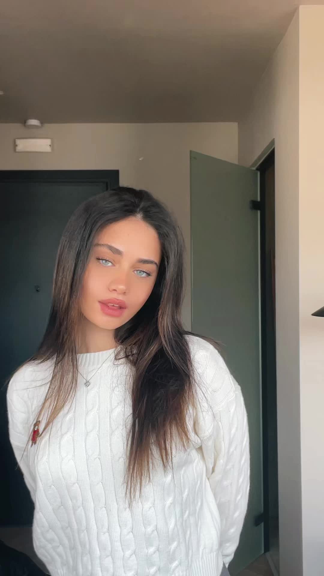 @AGAM🦋