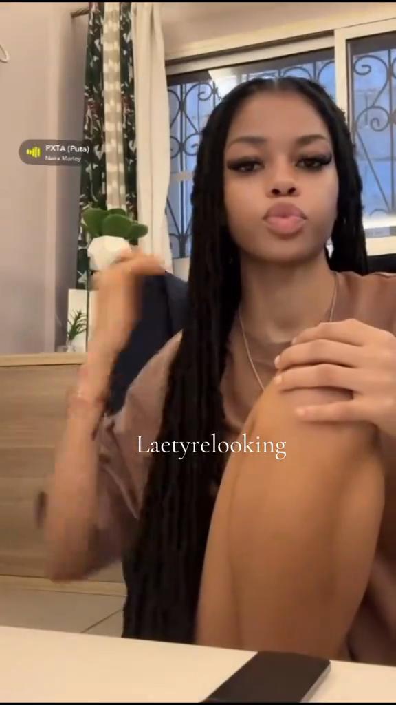 @laetyrelooking2