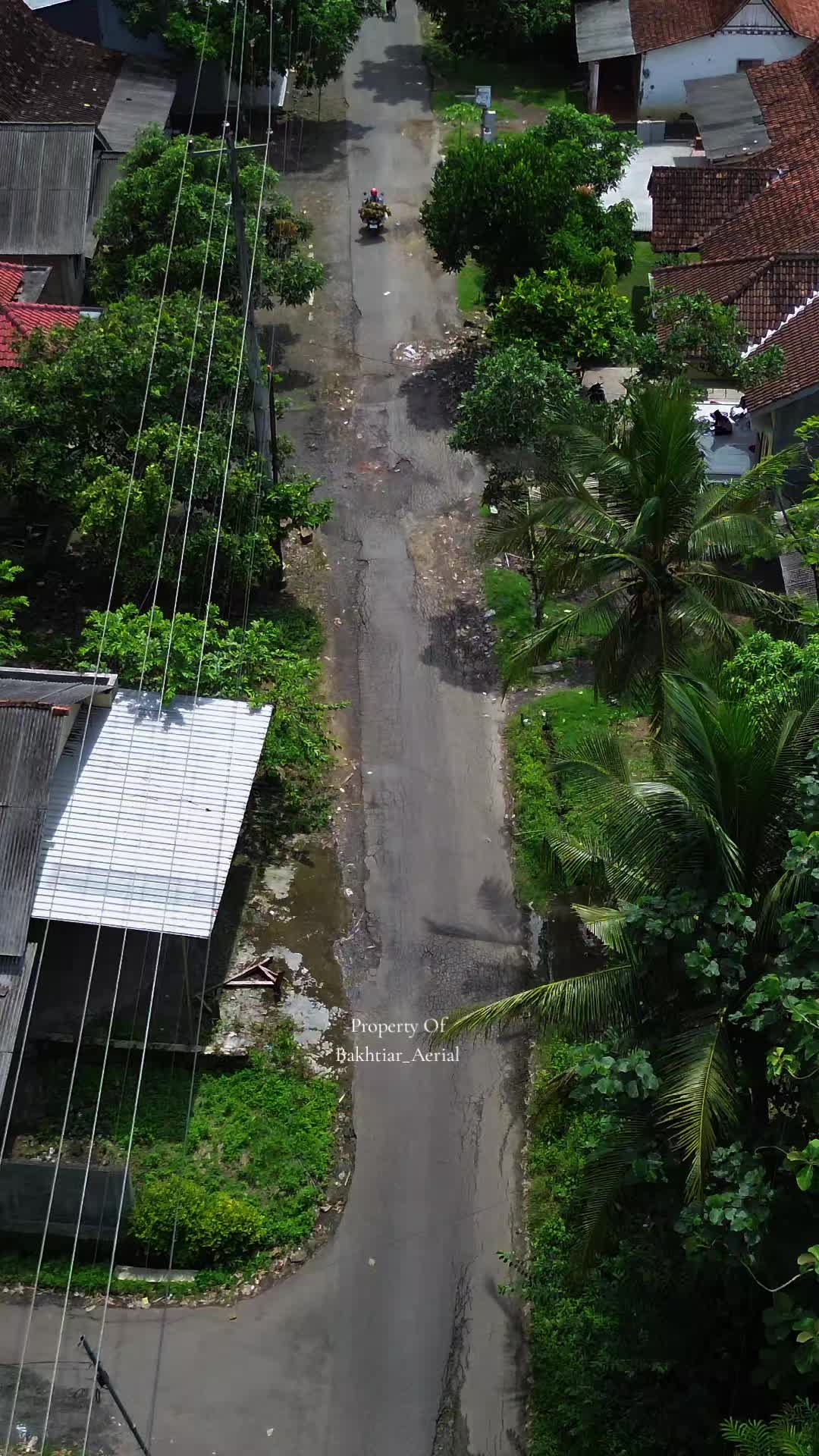 @Bakhtiar_Aerial/Warung_MbaTari