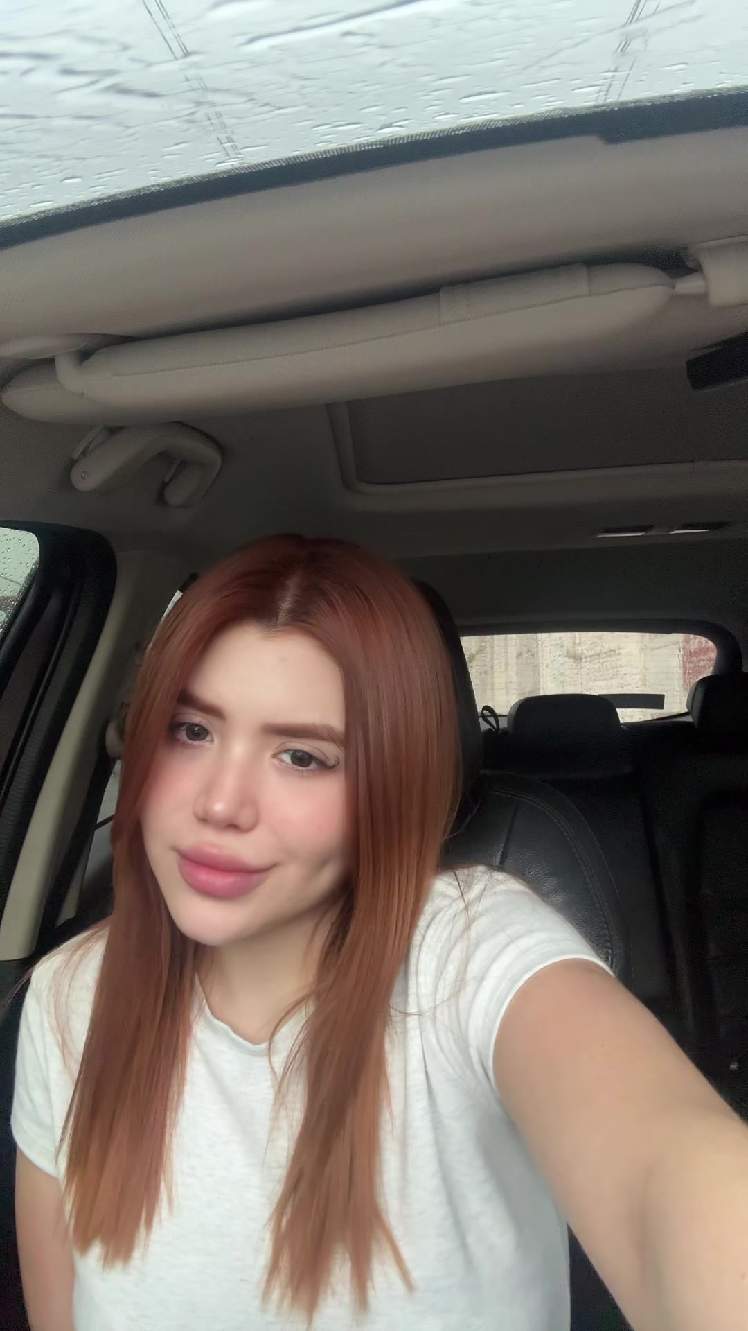 @Moniinay