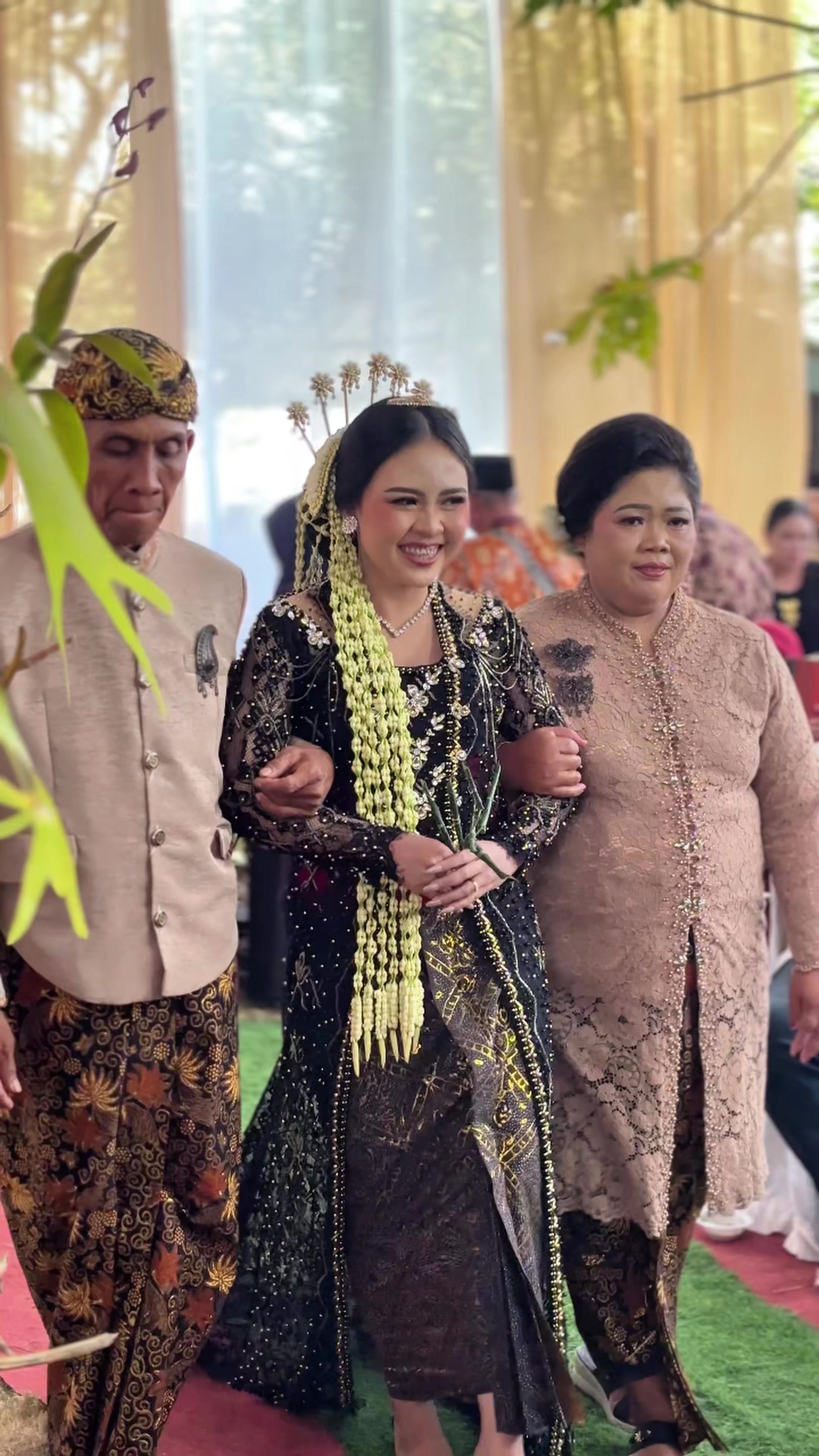 @Mbak Sari || Cucuk Lampah