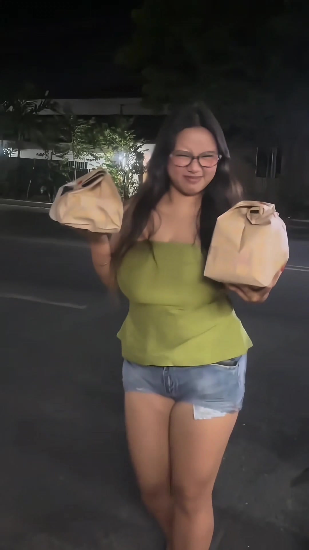 @zevonggg