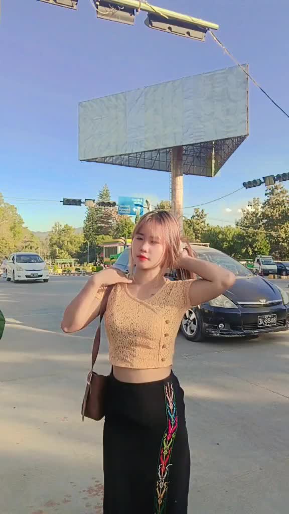 @Ma ခင်လေး"🍑🌻