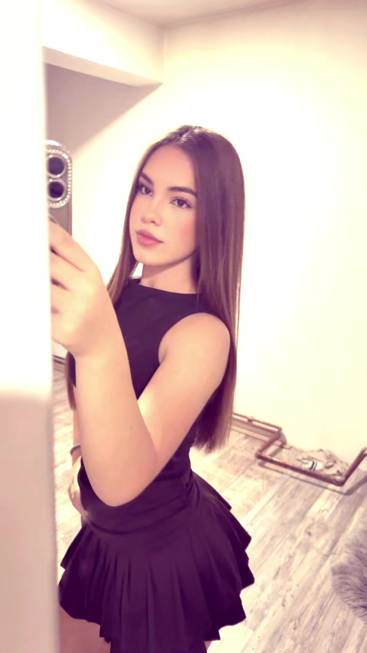 @𝔑