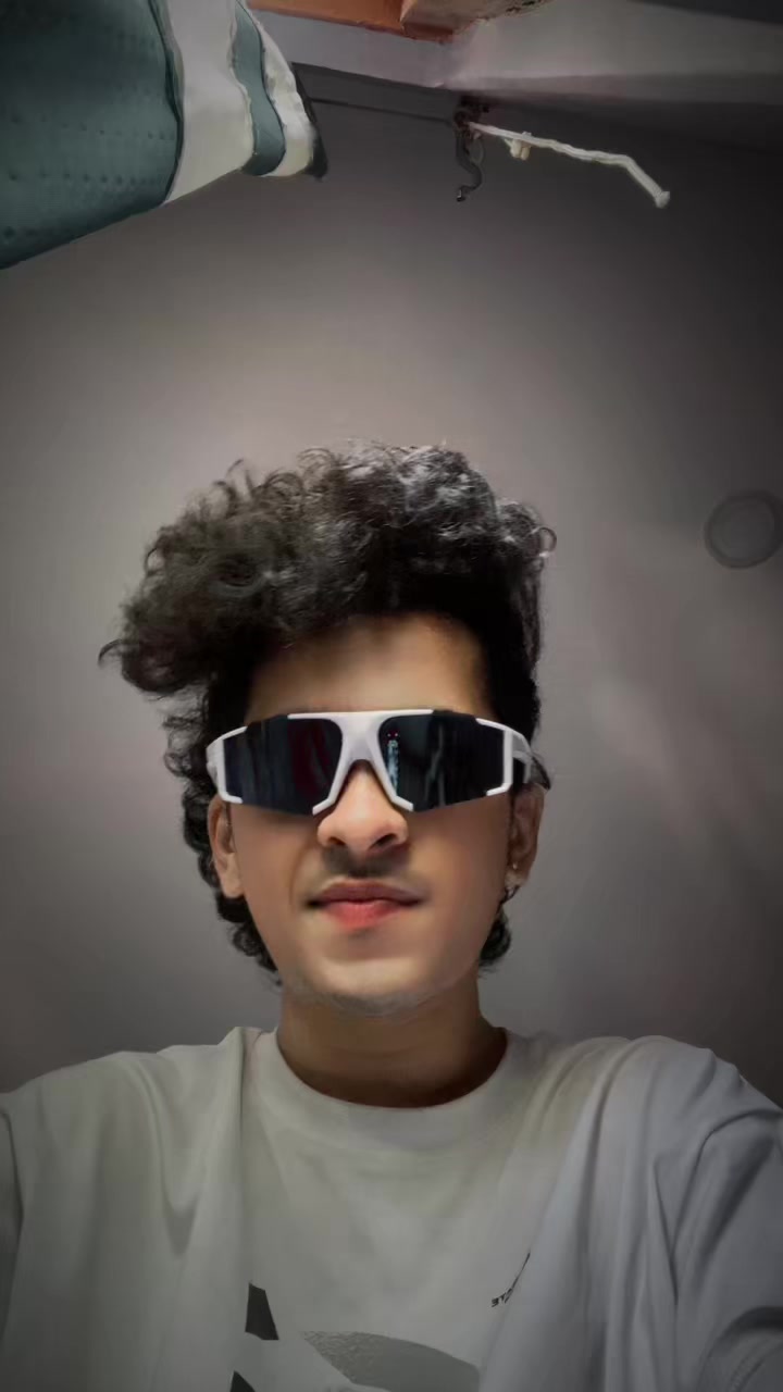 @Aadesh..... 👀🩵