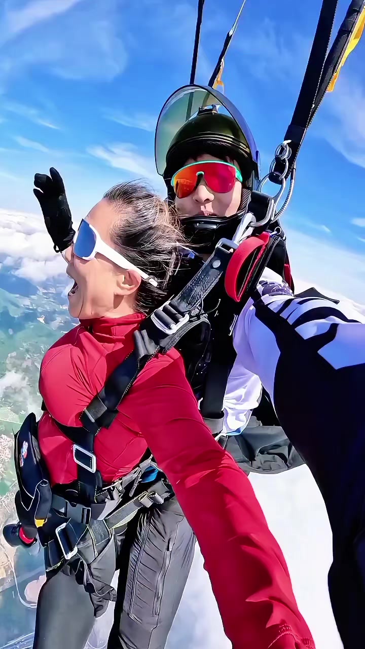 @onlyfanskydiving