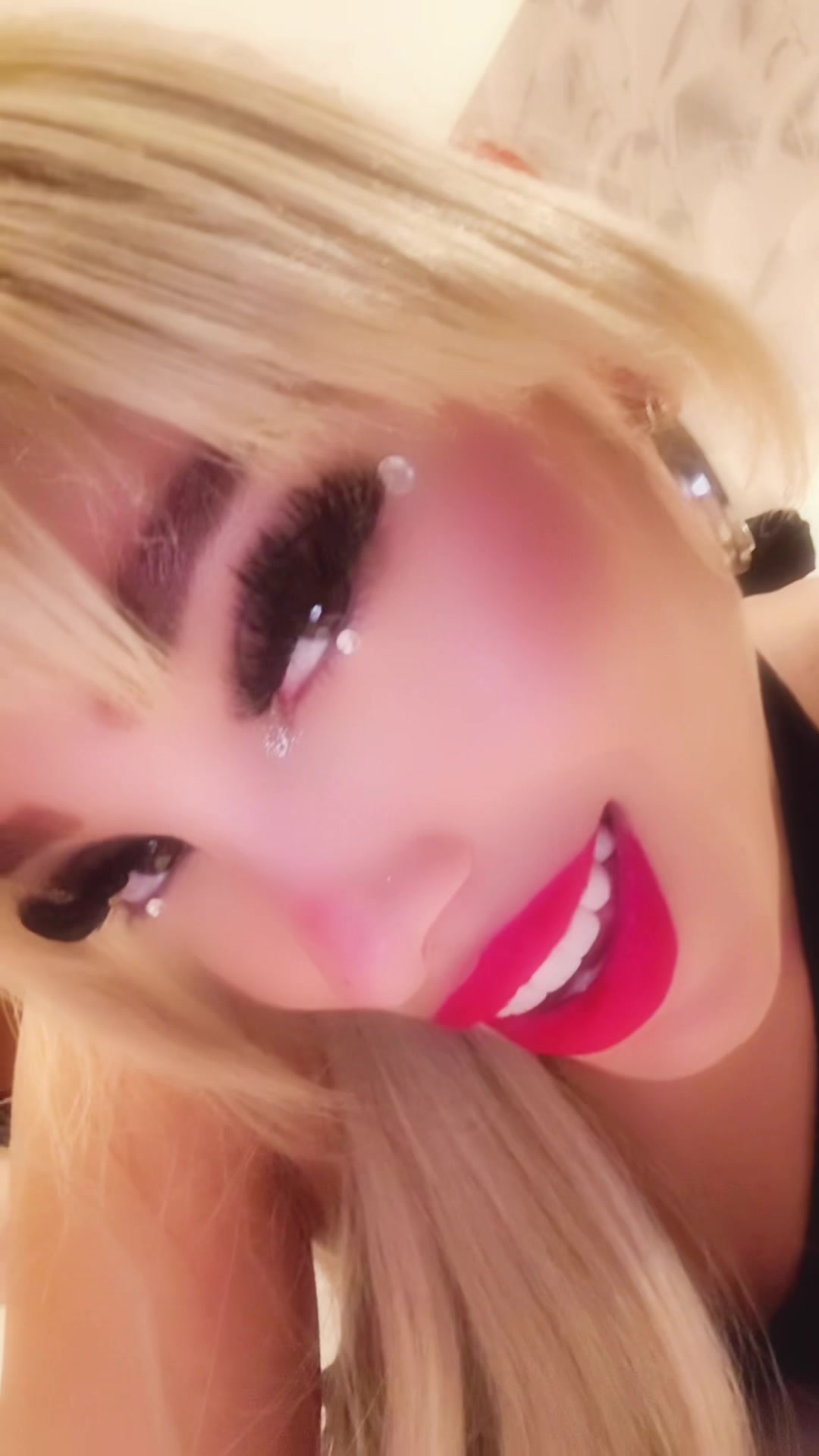 @Laura Sof&iacute;a 👑