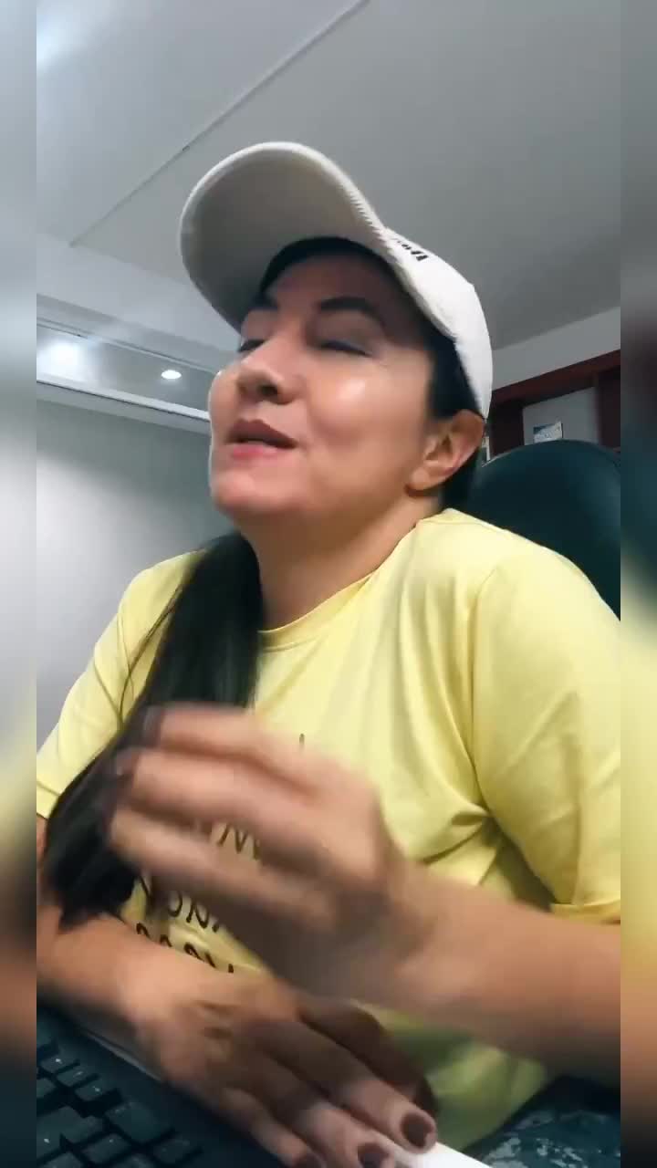 @clauguzman.co