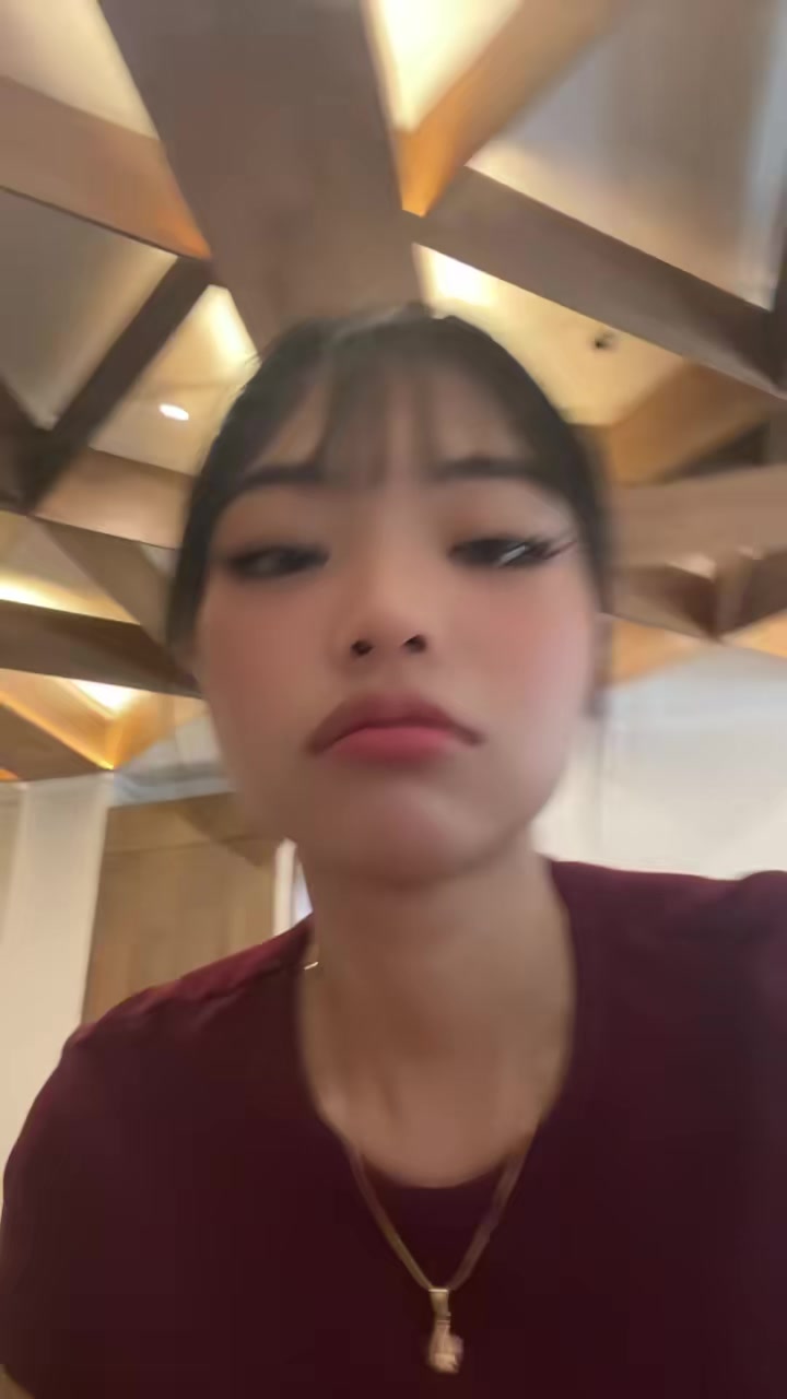 @strwbrryshi_