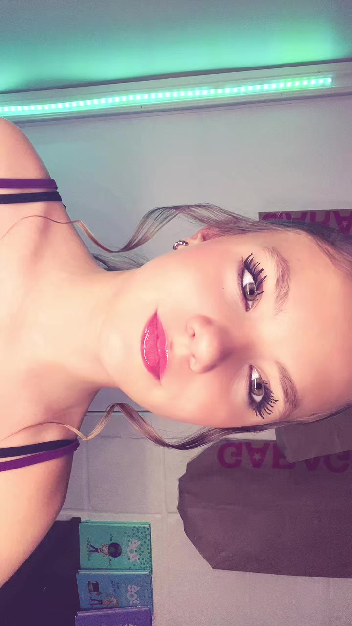 @𝓩𝓸é 💋