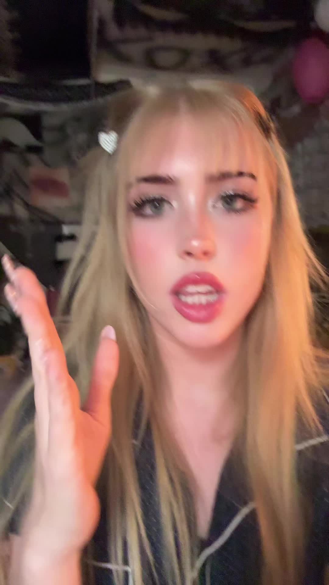 @Jillthefuckout