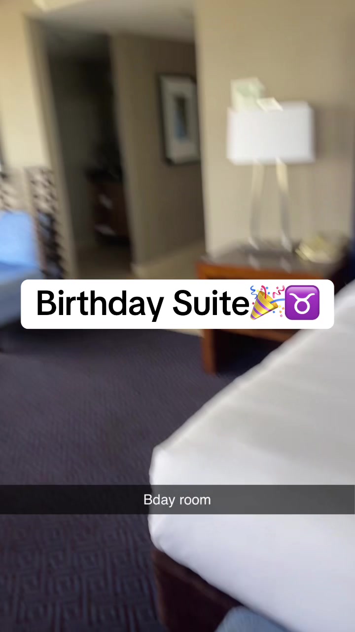 @daniellelenaee