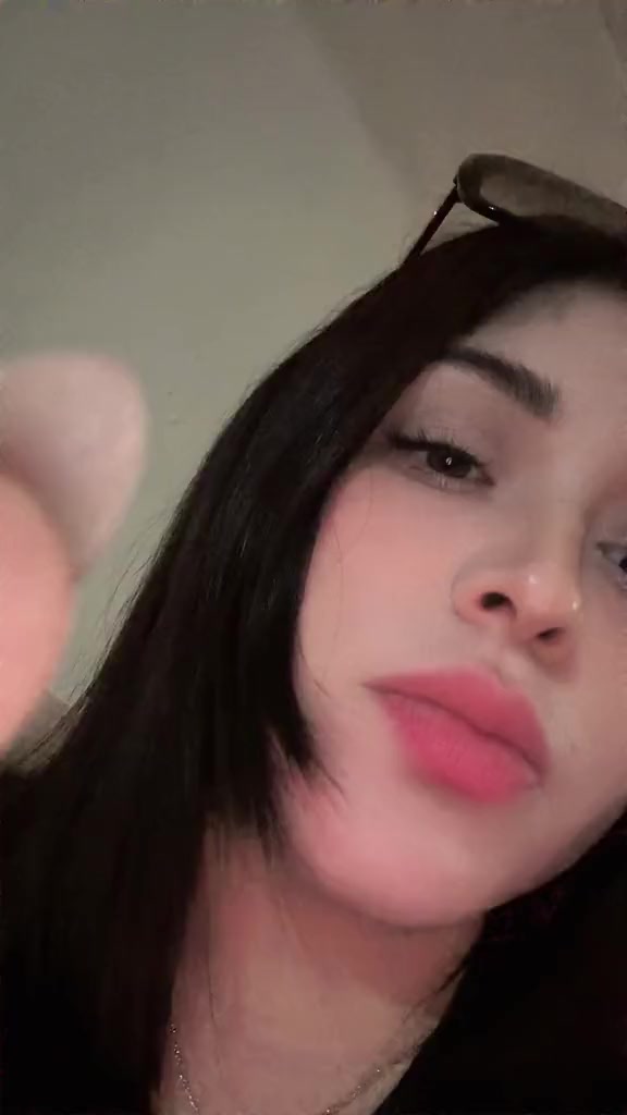 @Adriana🖤