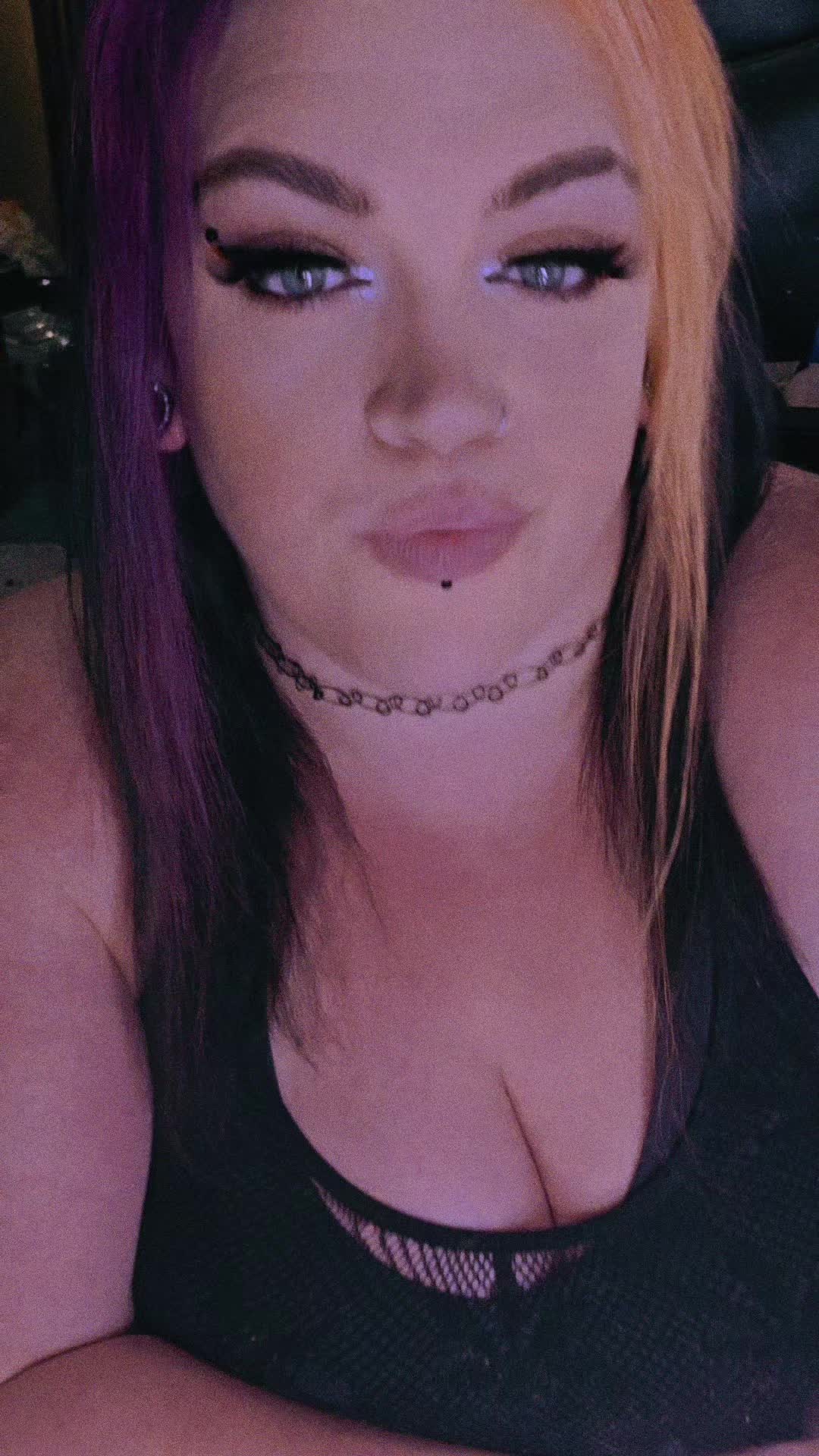 @curvyflawlesss 💛✨️🩷🖤