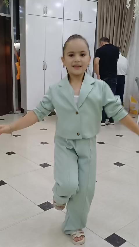 @Aylin_Rəqqasə_