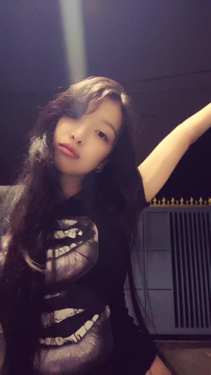 @Ꮧ