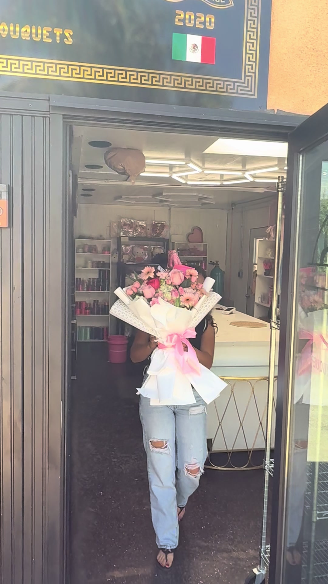 @Lalasbouquets