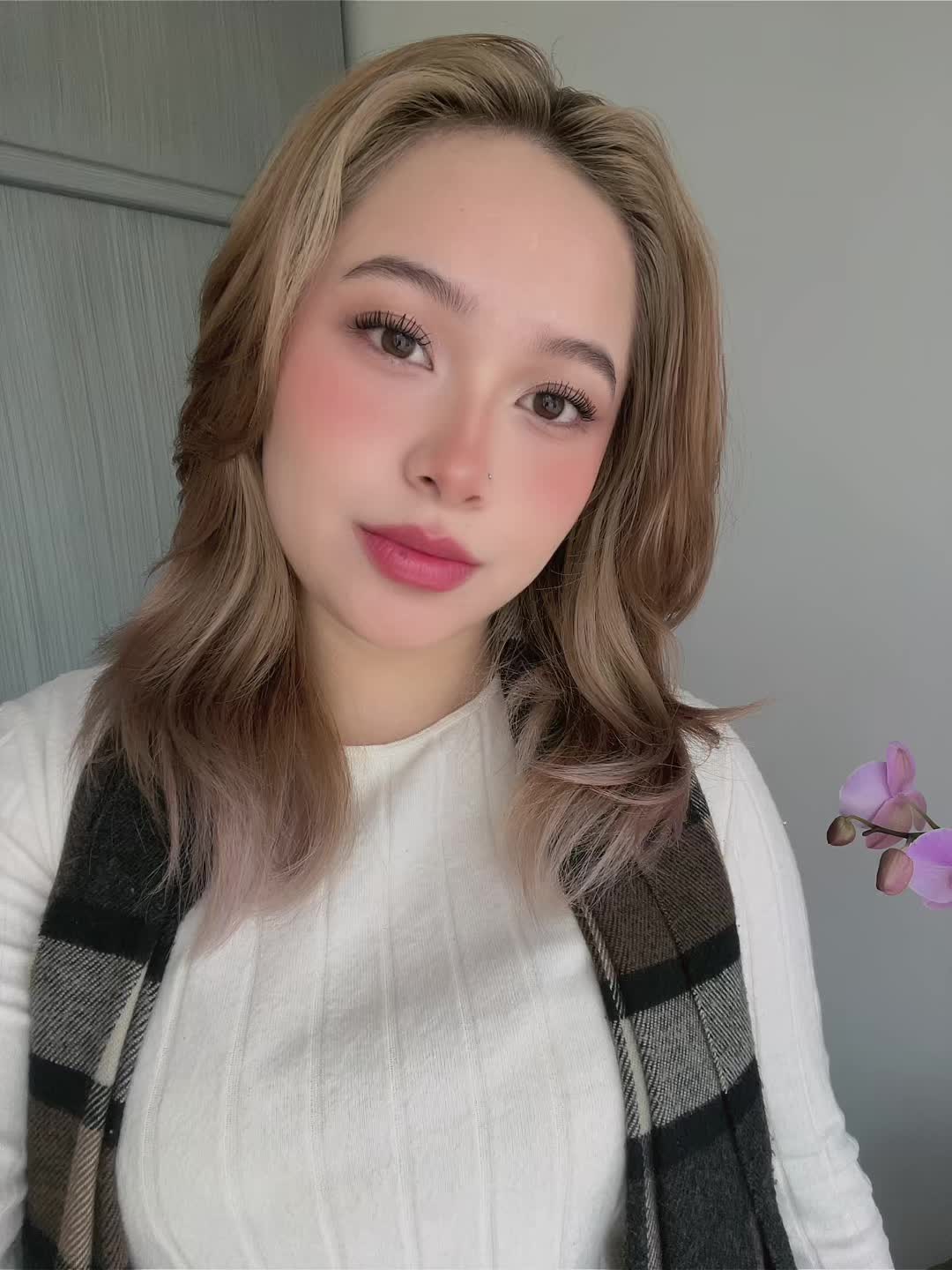 @🧘🏼&zwj;♀️