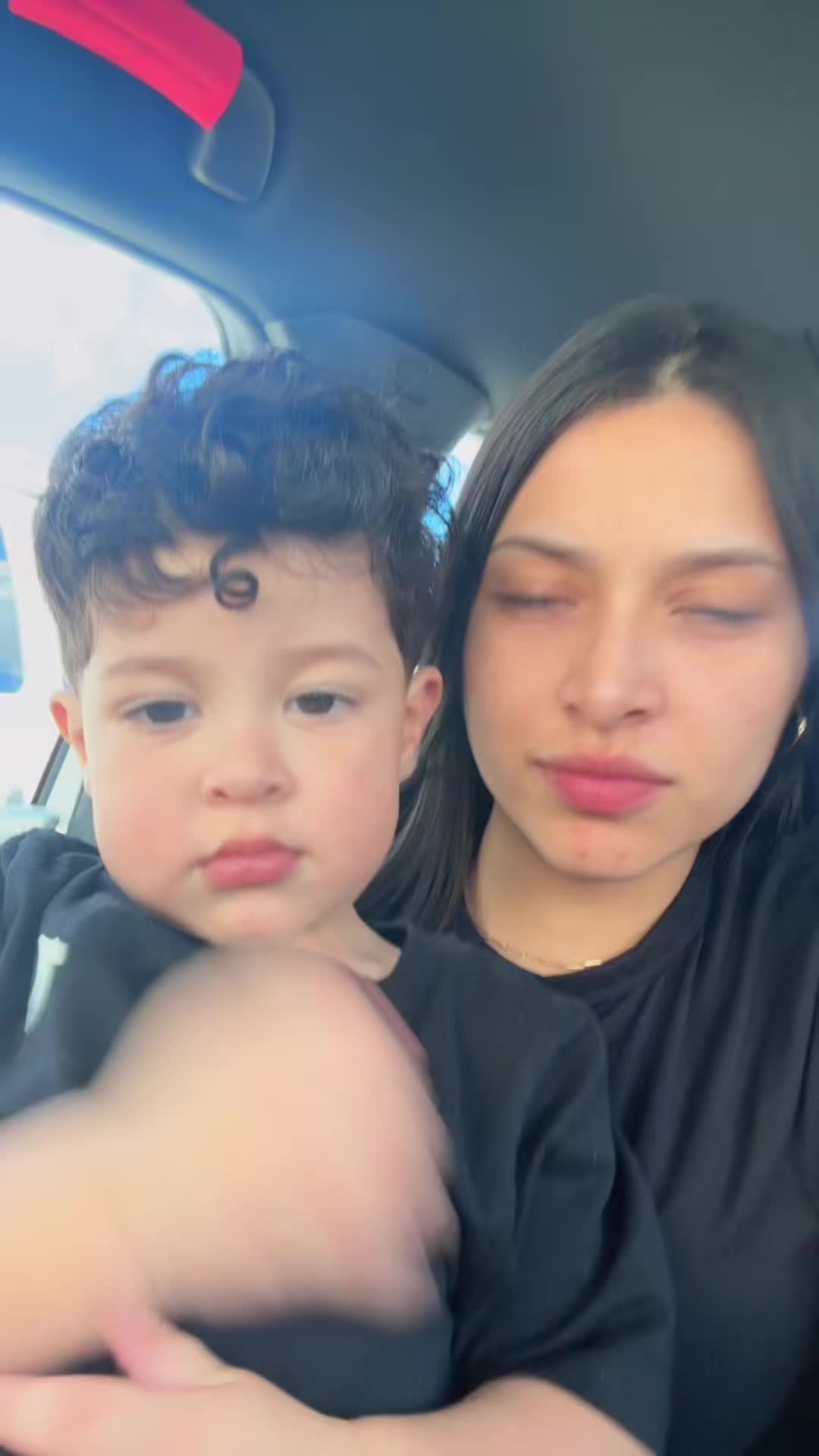 @leydiLaura