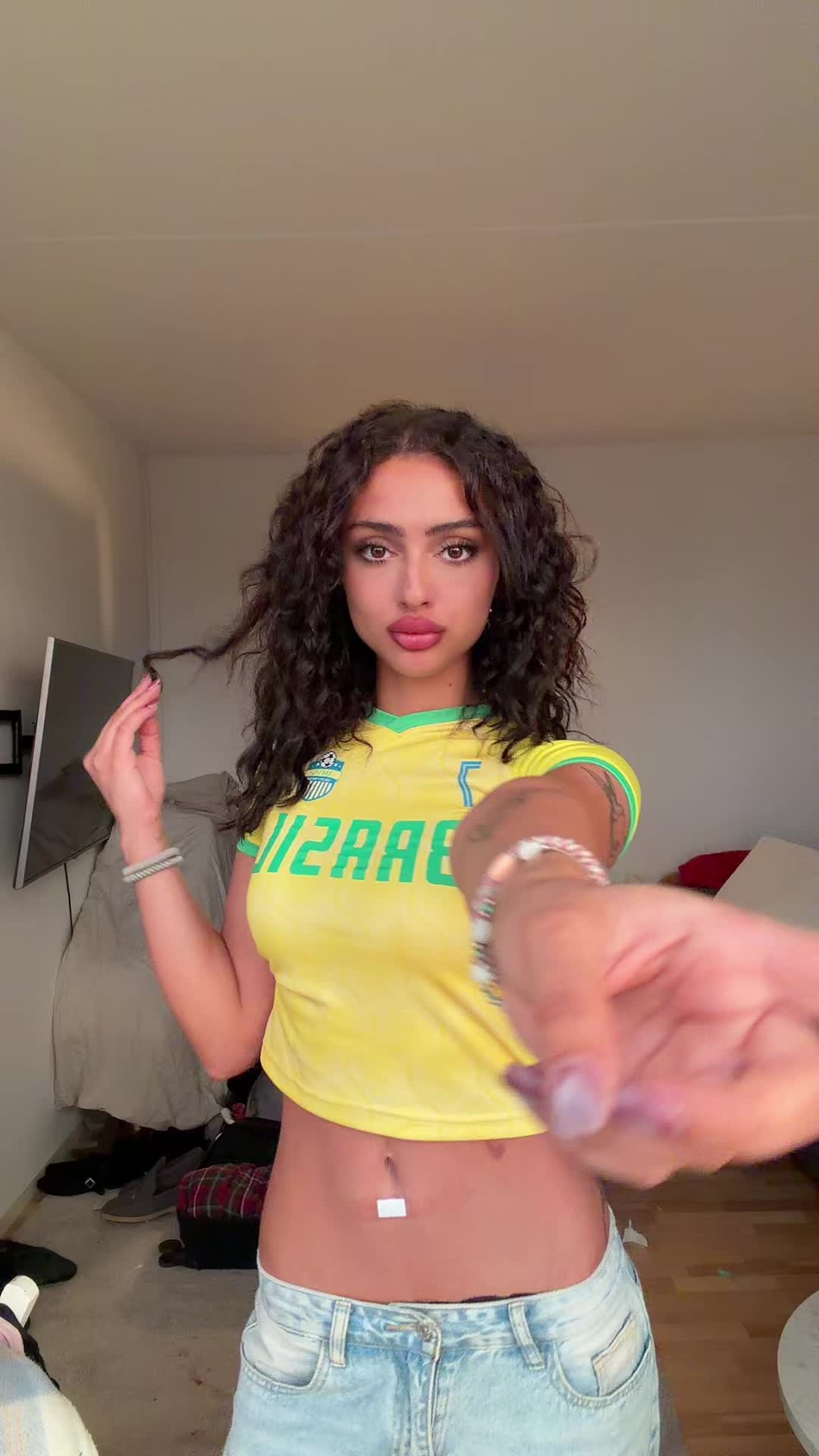 @Aya Bella