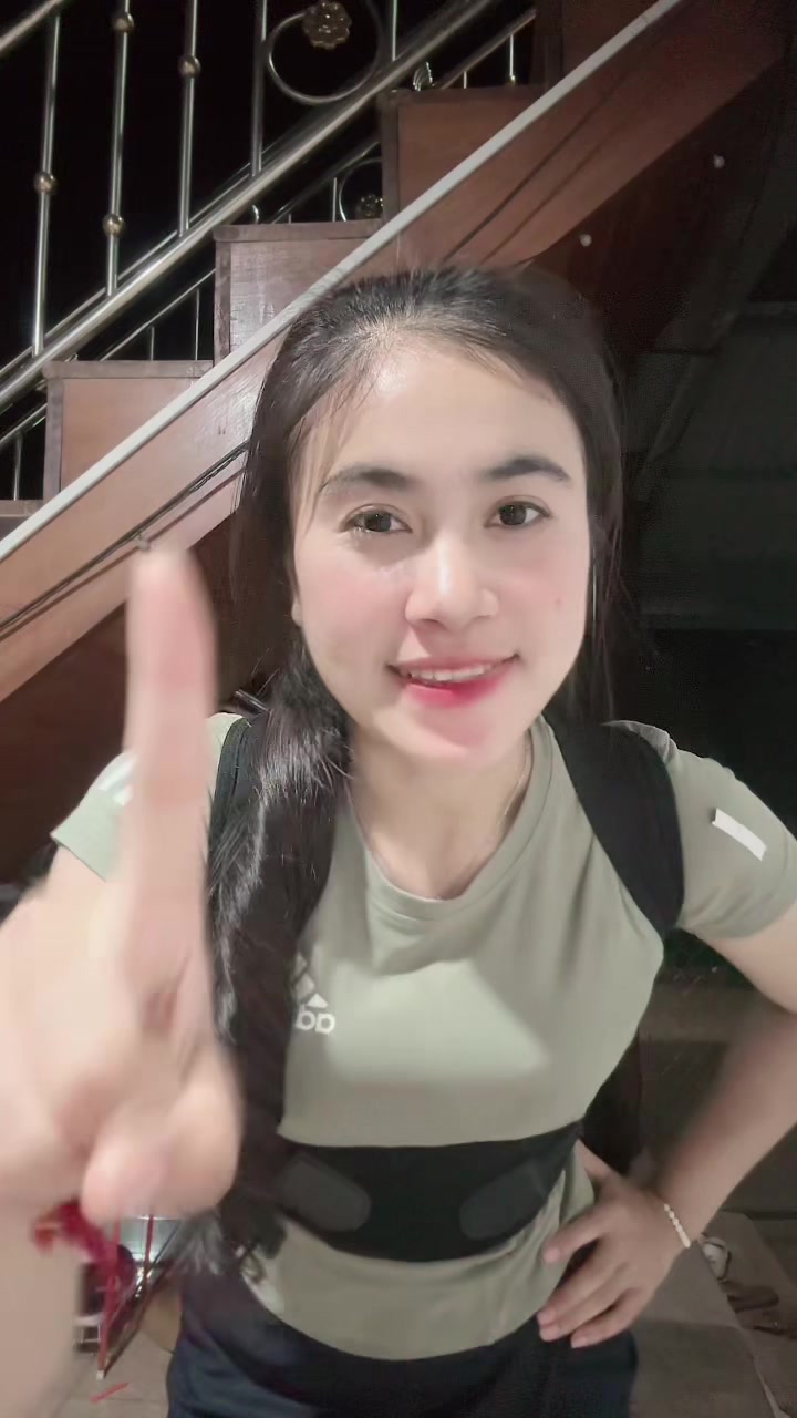 @ແມ່ຄ້າໄກ່_ (ຮັບຖ່າຍຮູບ)📸