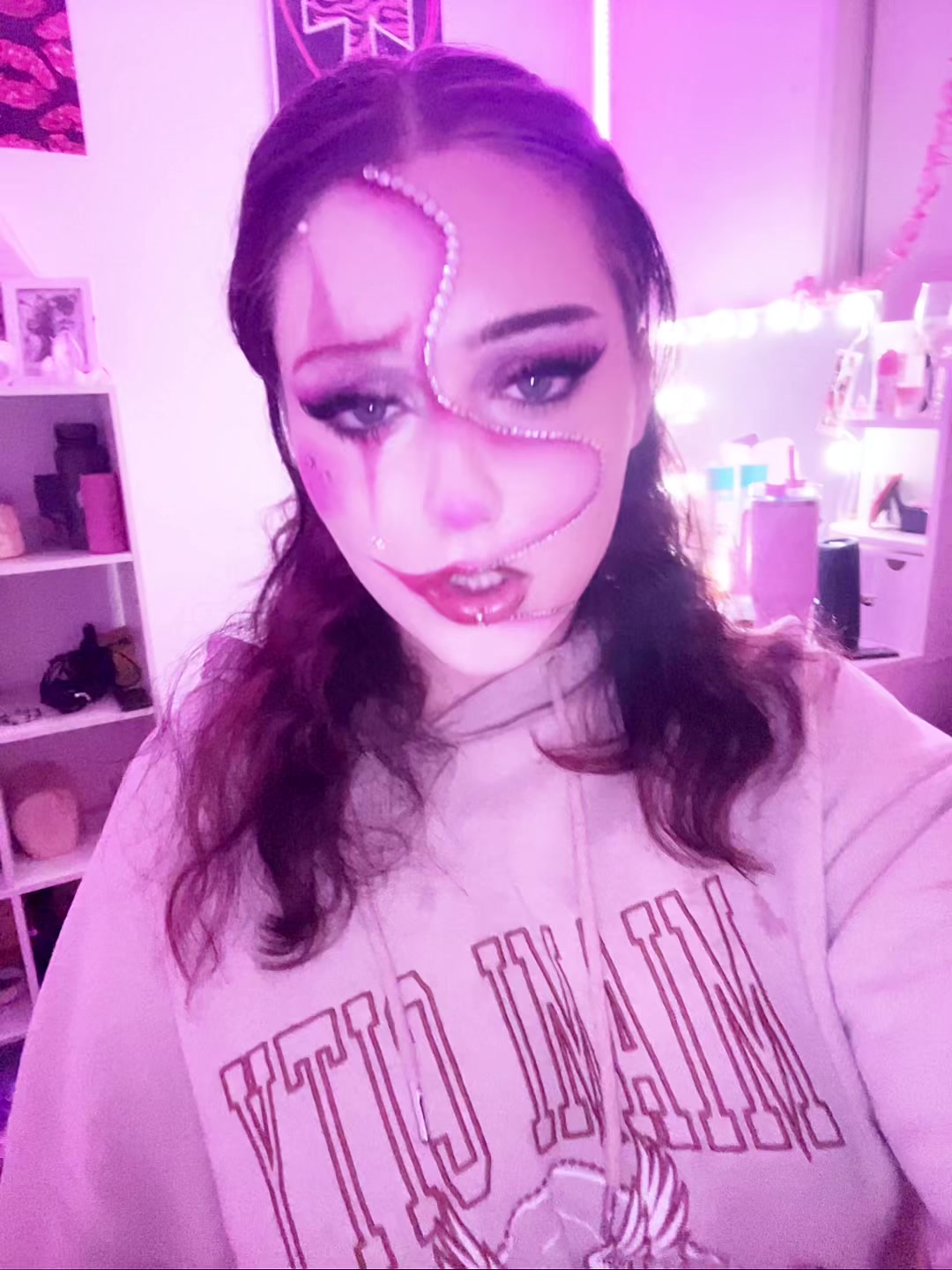 @️