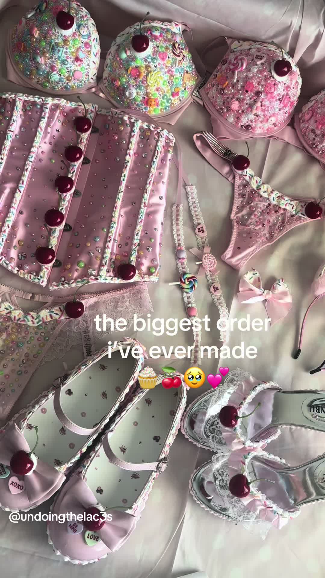 @undoing the laces 🧁🎀