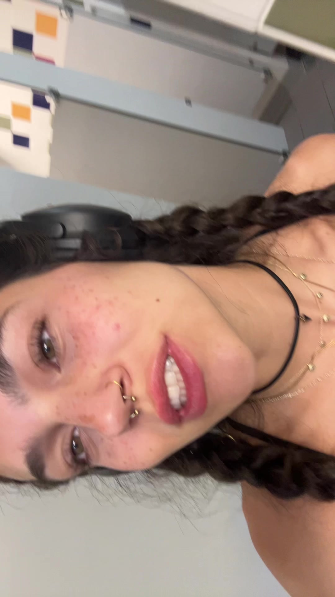 @Bella