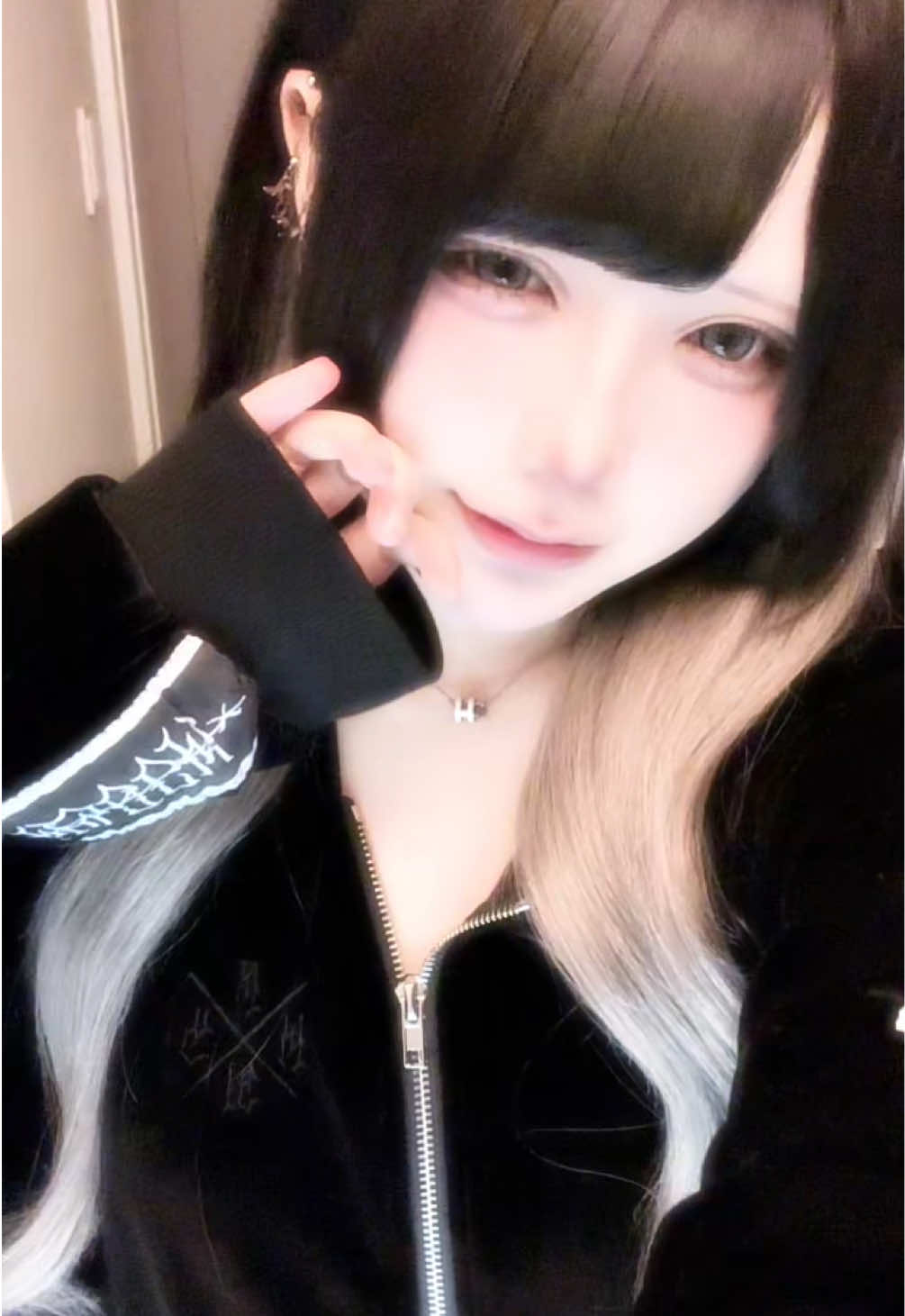 @██
