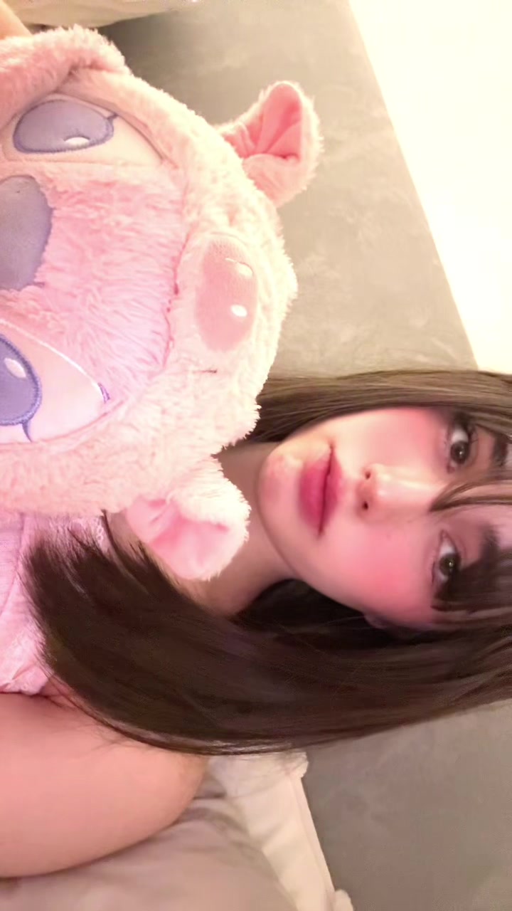 @🦶🏻