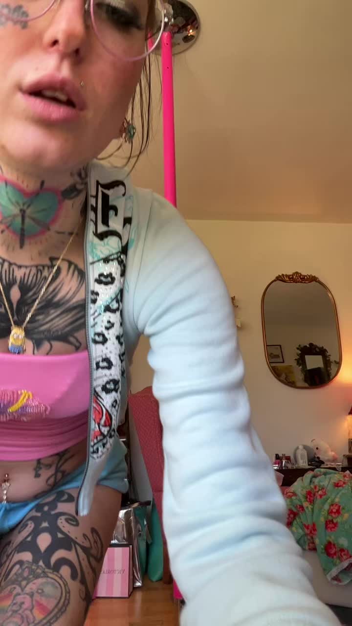 @powderpuffgrrrl