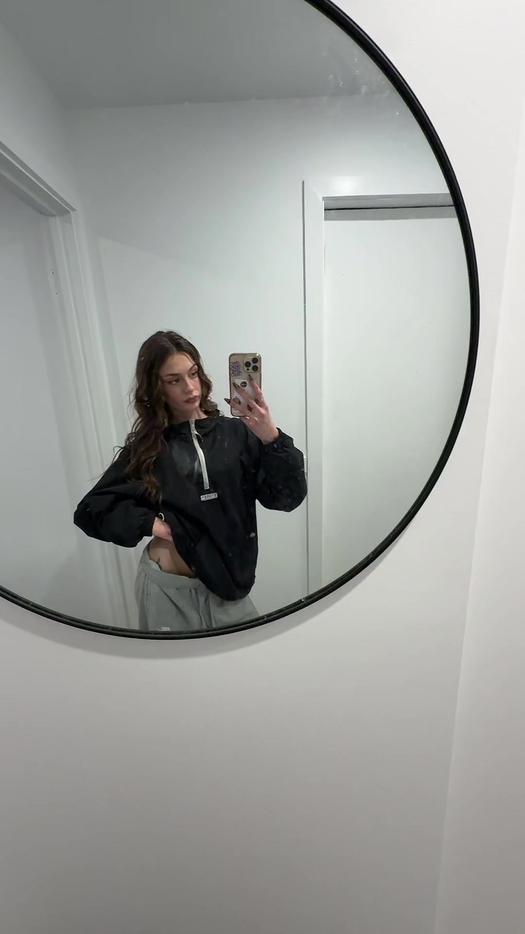 @Bella