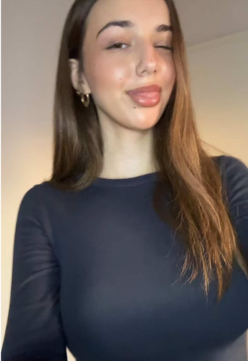 @vjola