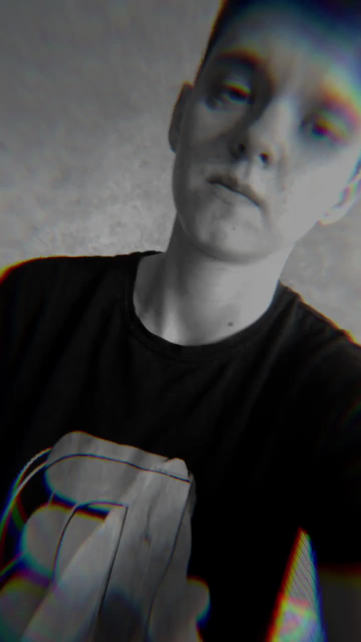 @𝓑𝓻𝓸𝓴𝓮𝓷 𝓗𝓮𝓪𝓻𝓽♡