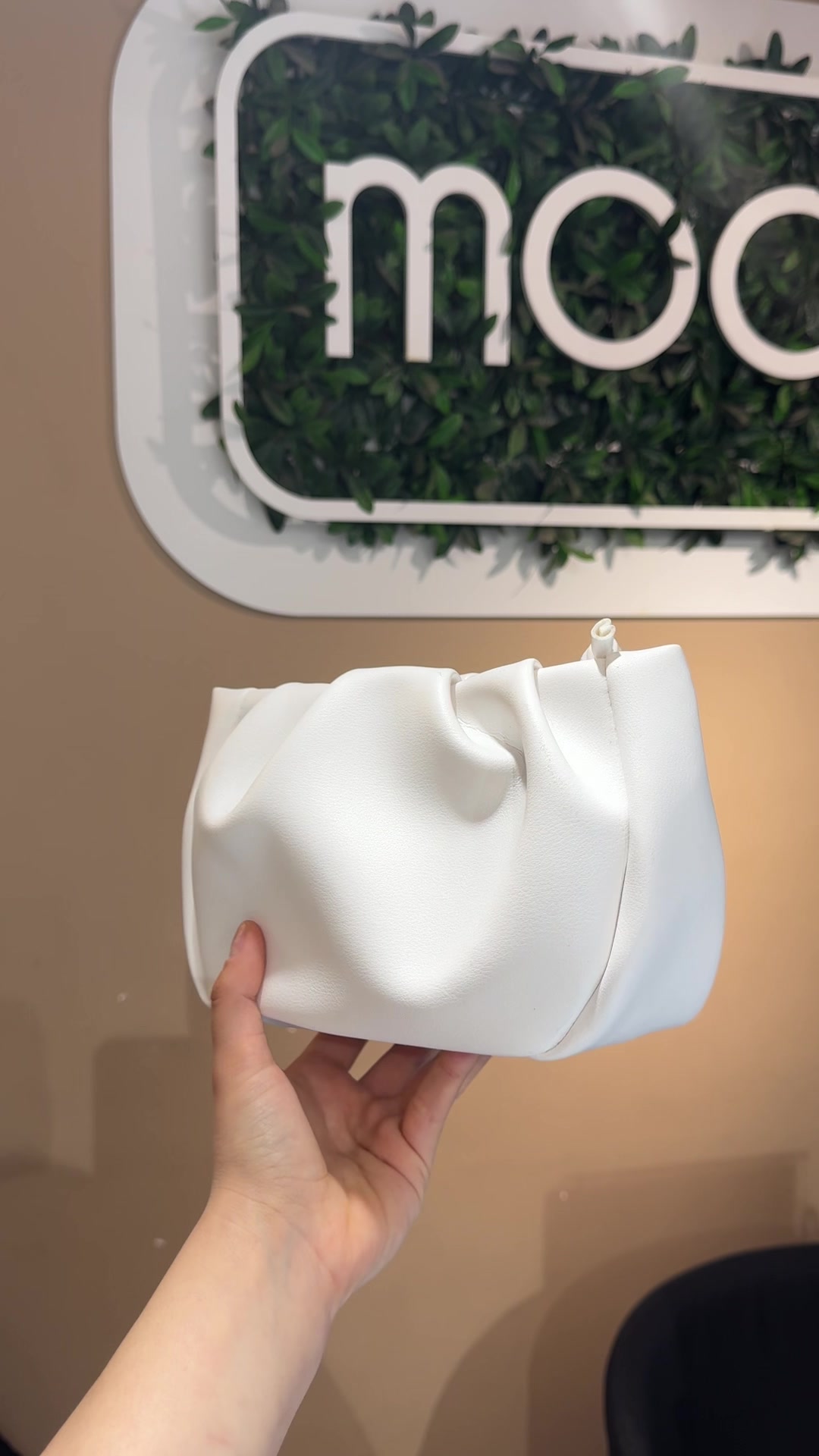 @Moonbutikcom