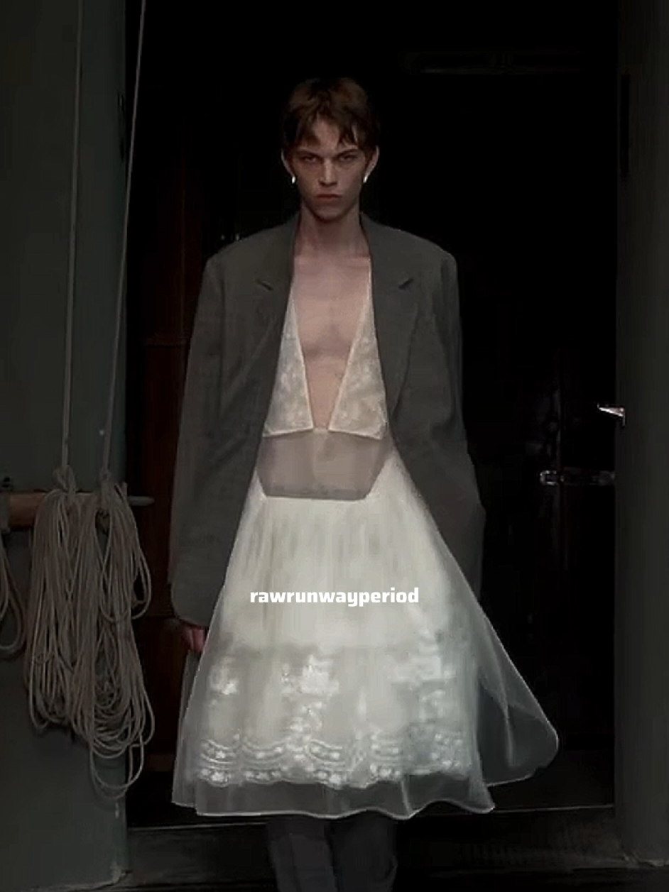 @RawRunway.