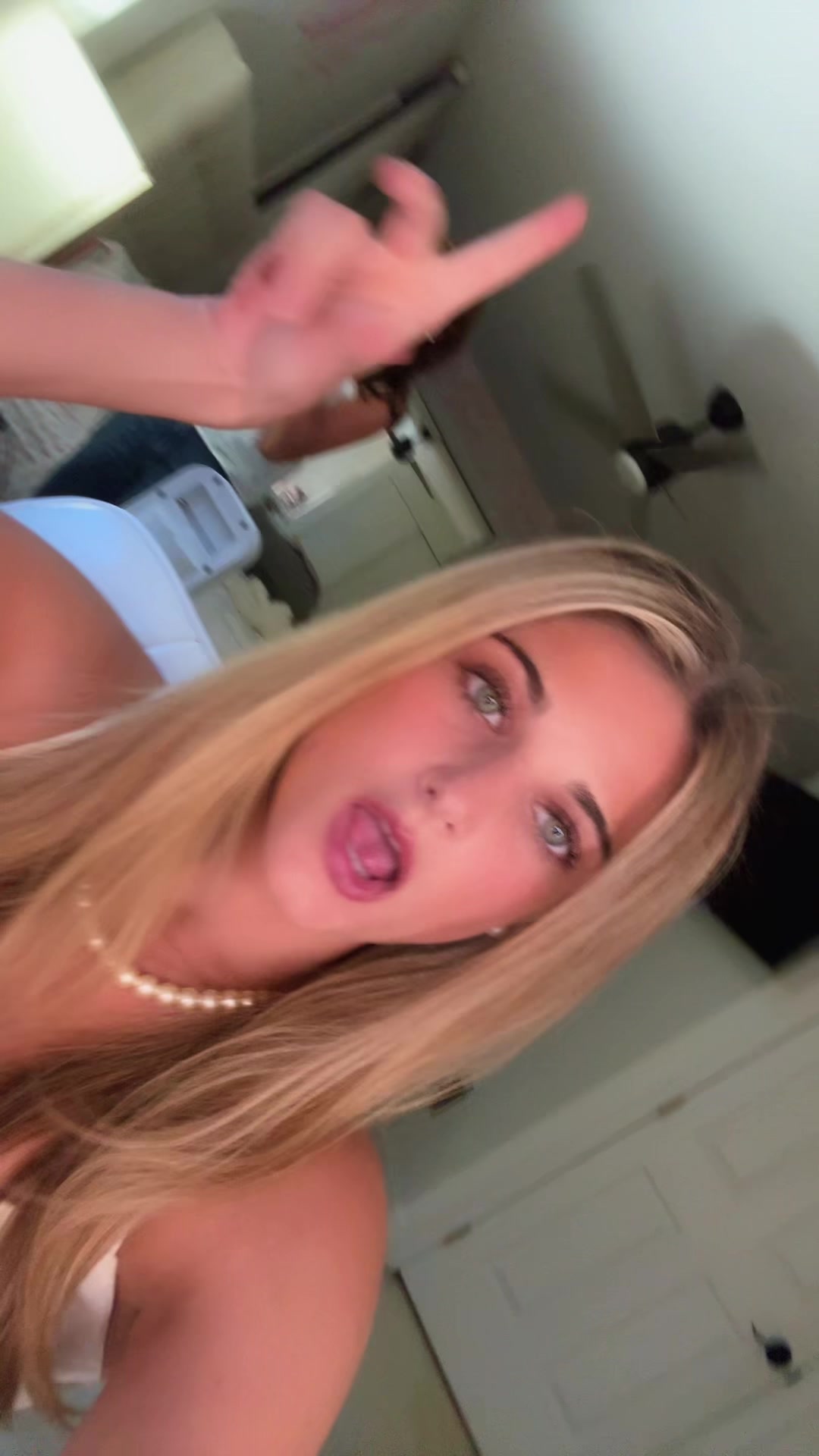@ameliehangey