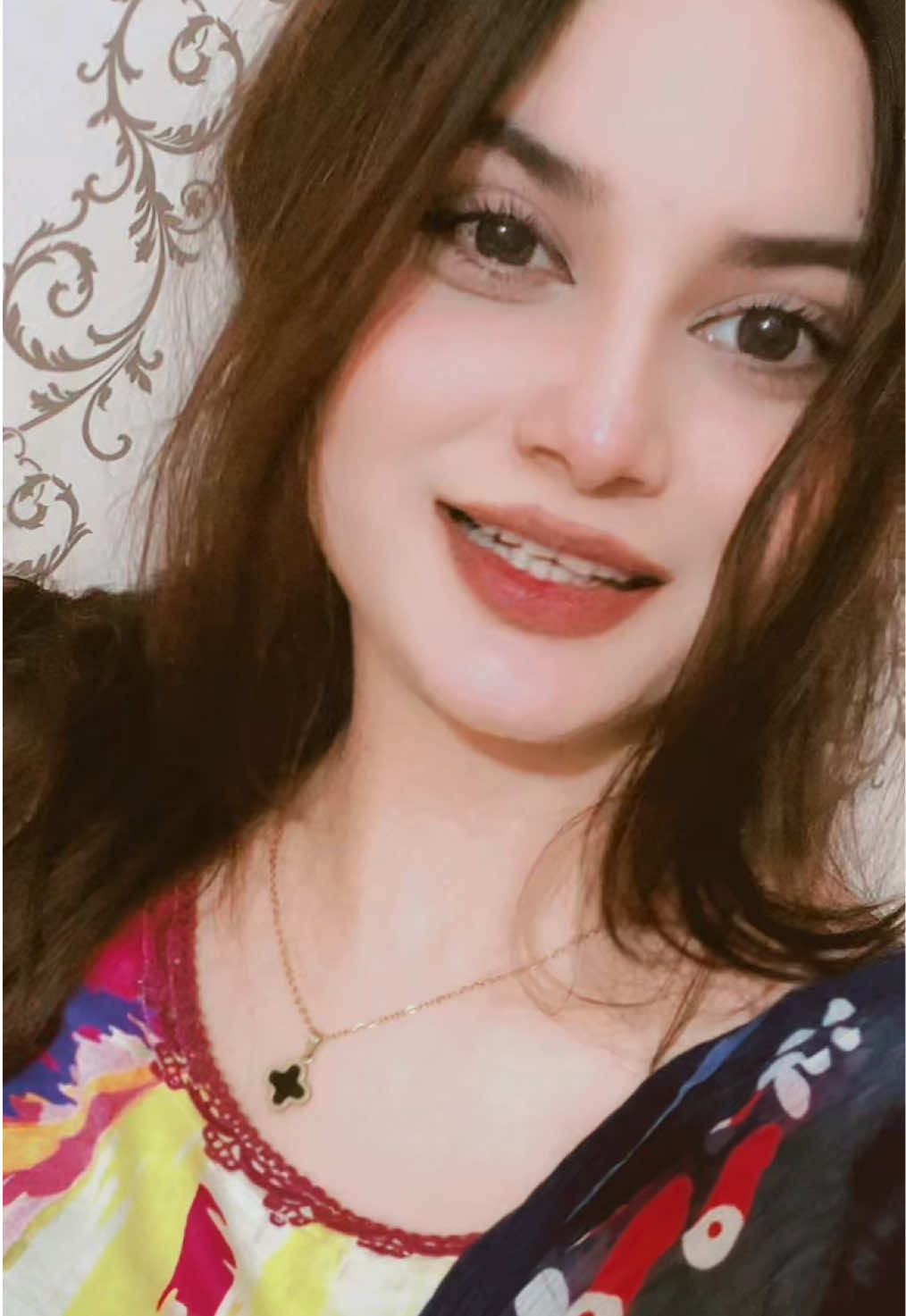 @Emaan🕊️✨