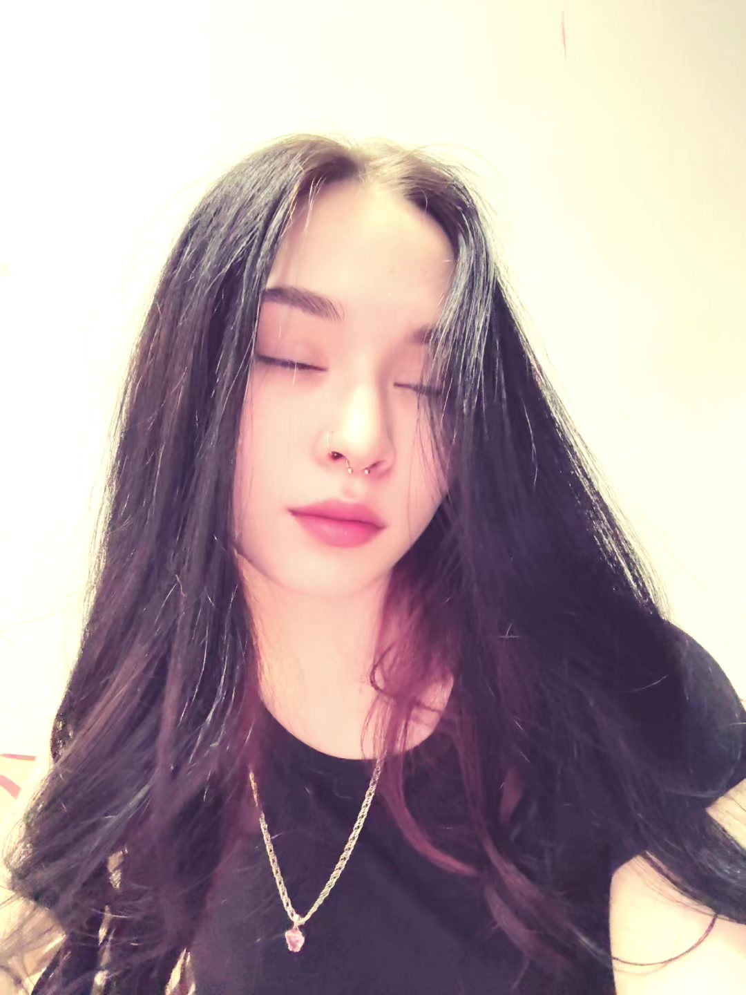 @_alish_