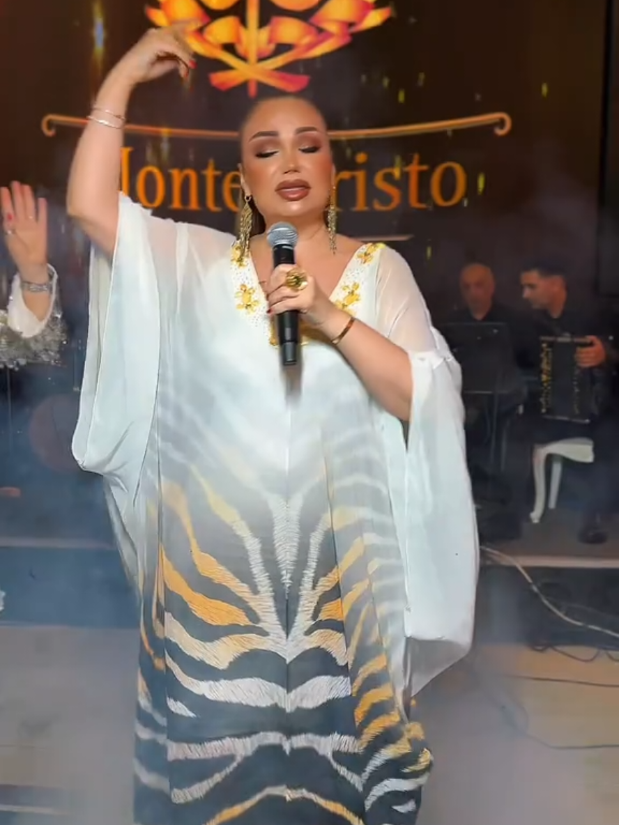 @K&ouml;n&uuml;l Kərimova rəsmi🎤