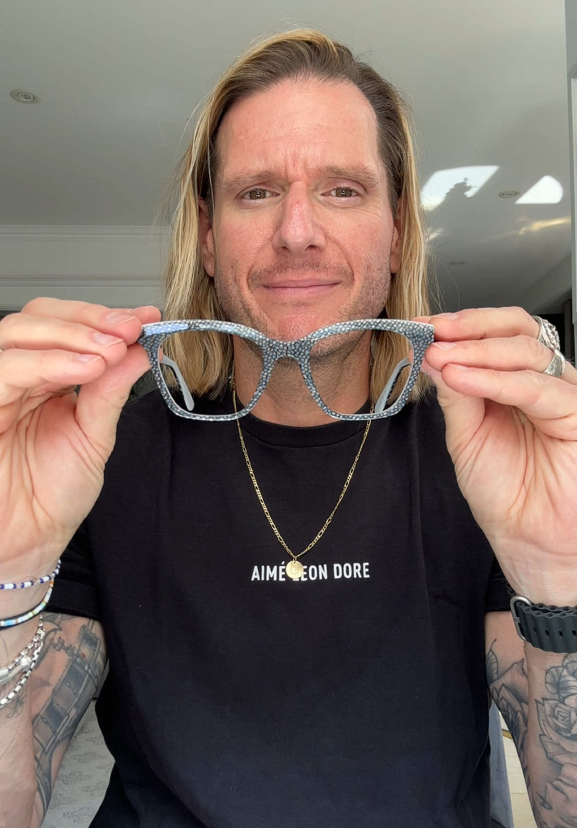 @Stevewearsglasses