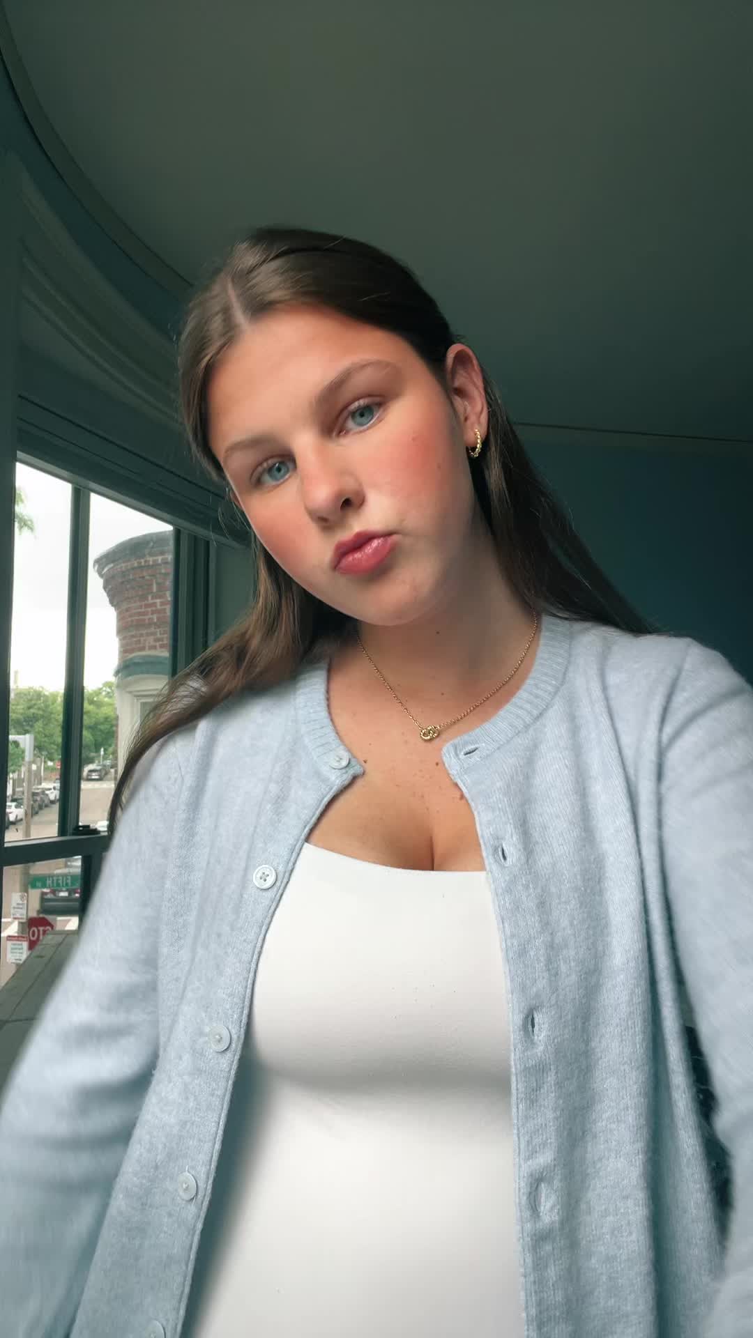 @vivienne