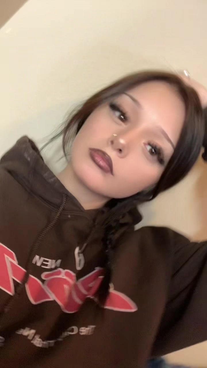 @keelyferrari
