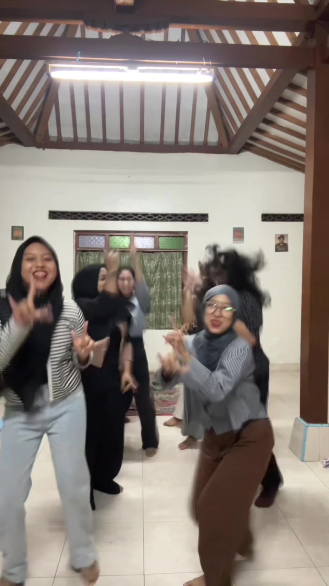 @Kkn17_desatibayan