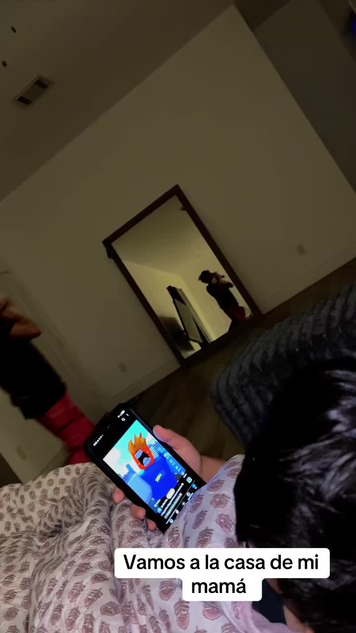 @lalalopez
