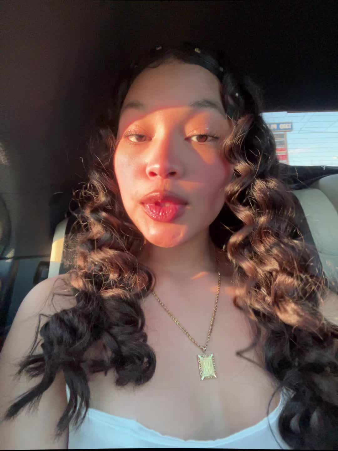 @Camila🦋