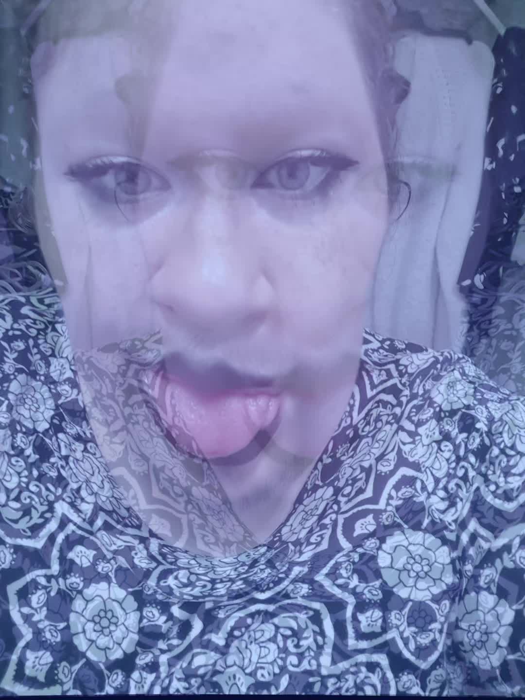 @mia🪐🪱🧡