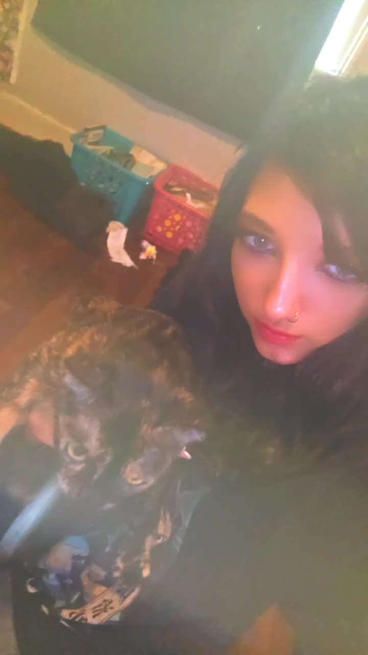 @Dolly๐๐ค๐(ONLY TWO ACCOUNTS)