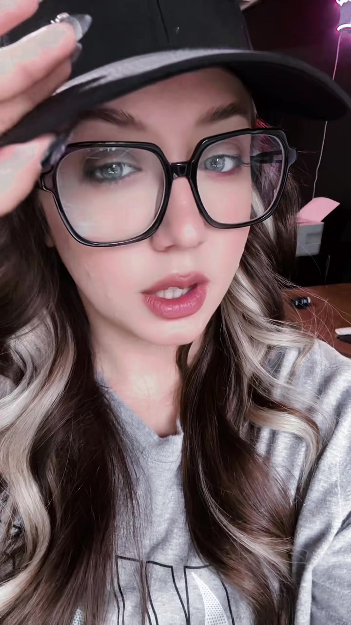 @Carlie⚡️
