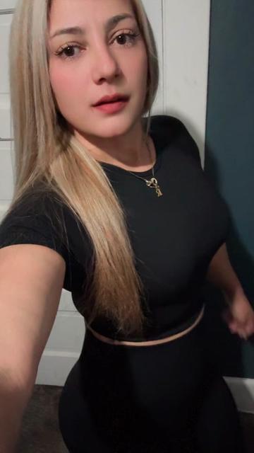 @Angélica🍒